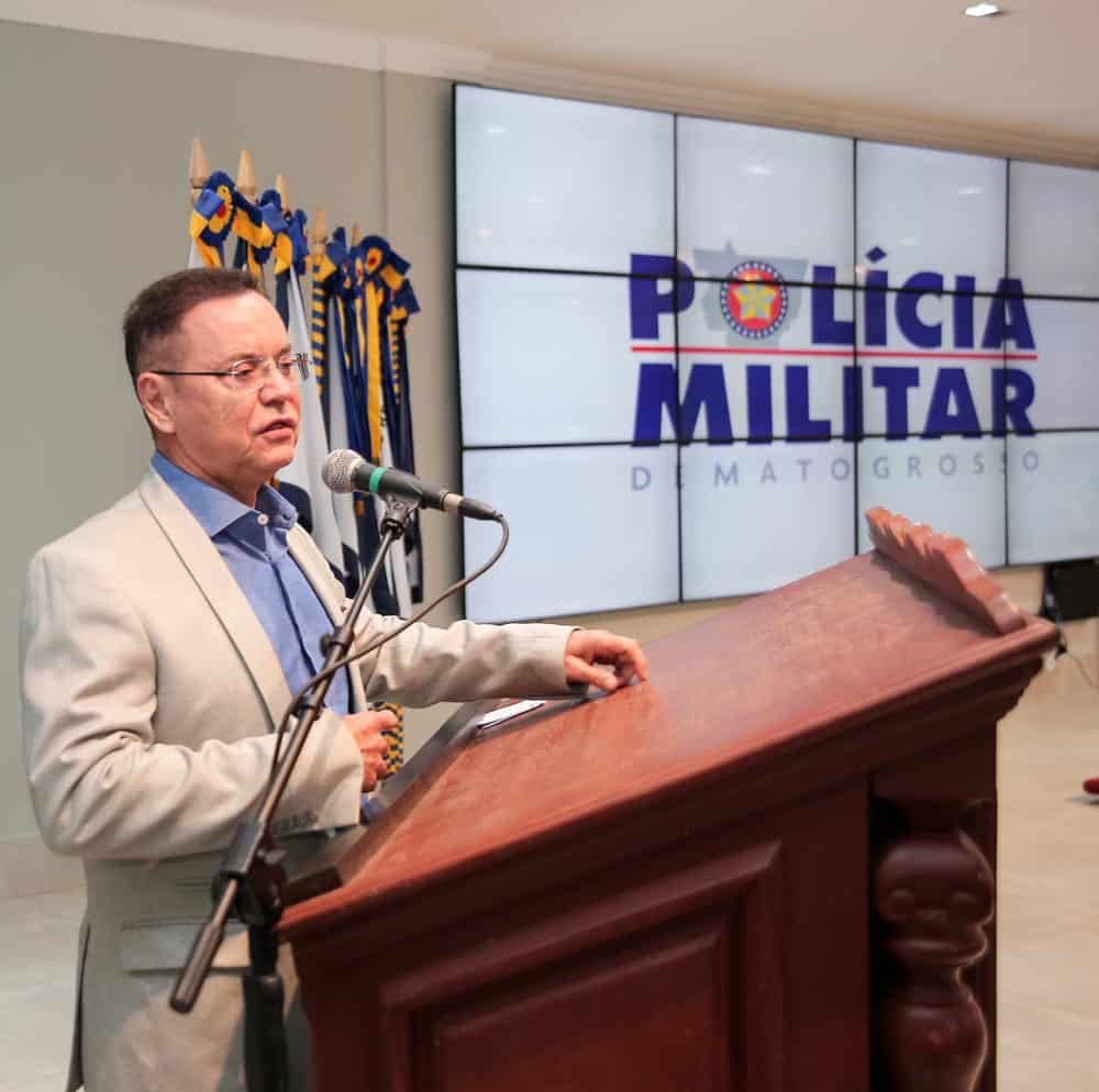 Botelho prestigia passagem de comando da subchefia de Estado Maior-Geral da PM/MT
