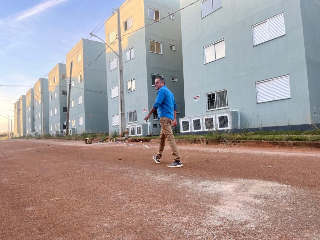 Obras do Celina Bezerra avançam e secretário cobra agilidade na entrega dos apartamentos