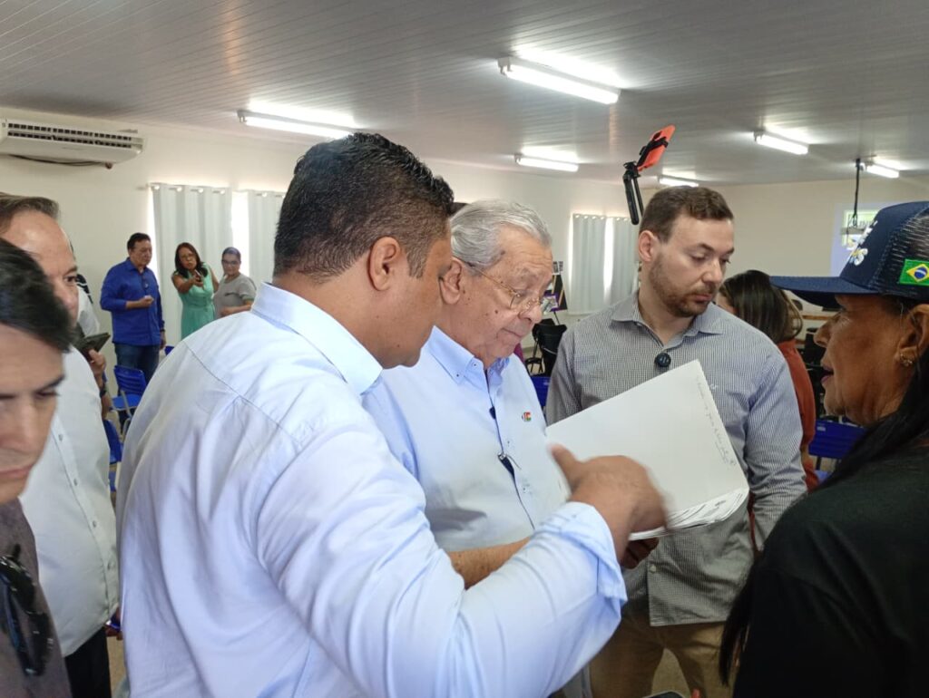 Professor Éverton Neves cobra senador Jayme Campos por campus definitivo da Unemat em Rondonópolis